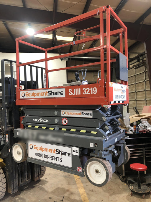 2018 Skyjack SJIII-3219 Skyjack SJIII3219 Scissor Lift w/Trojan Batteries