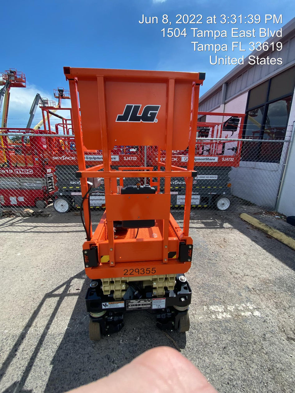 2022 JLG ES1330L