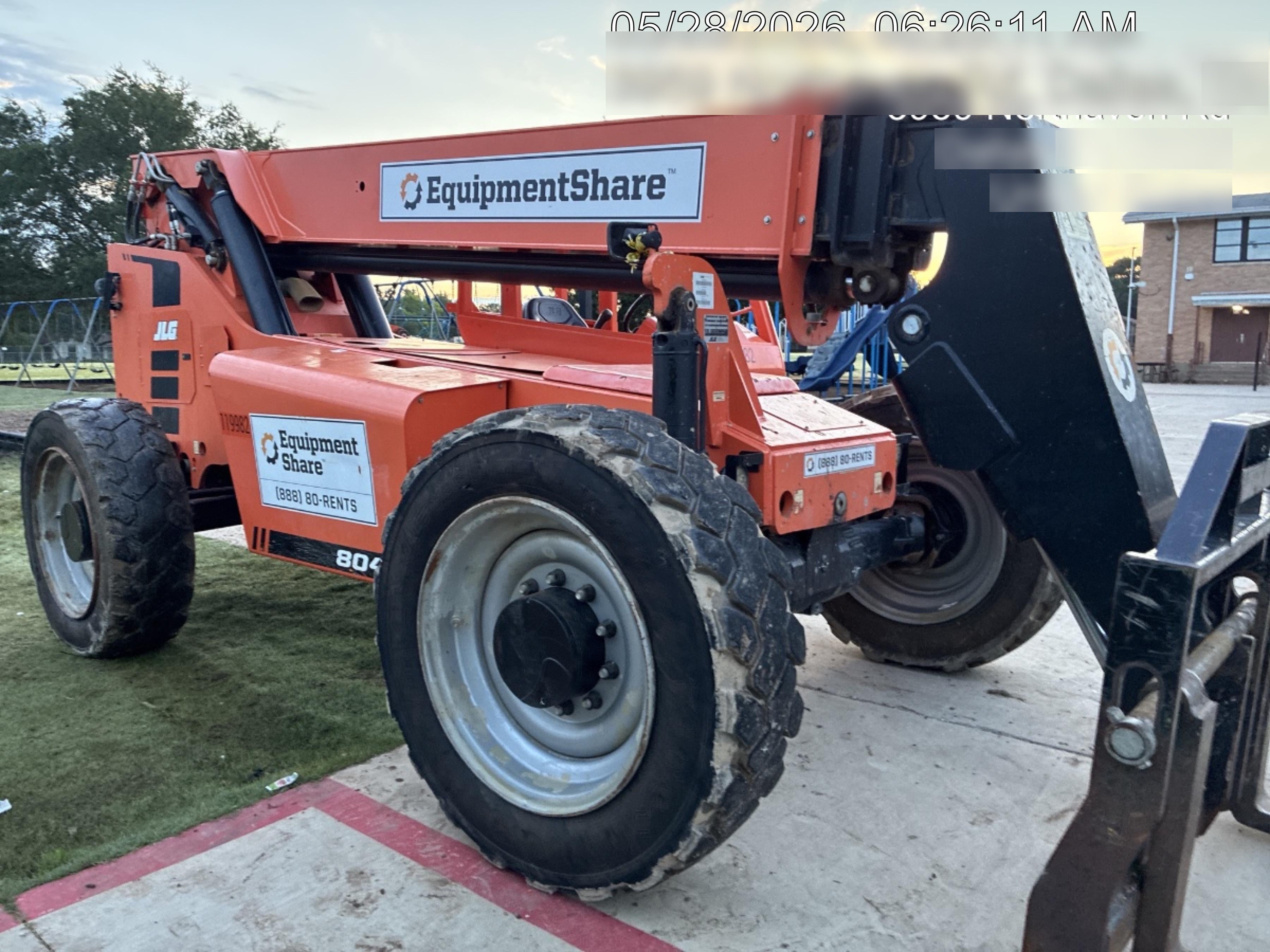 2021 SKYTRAK 8042