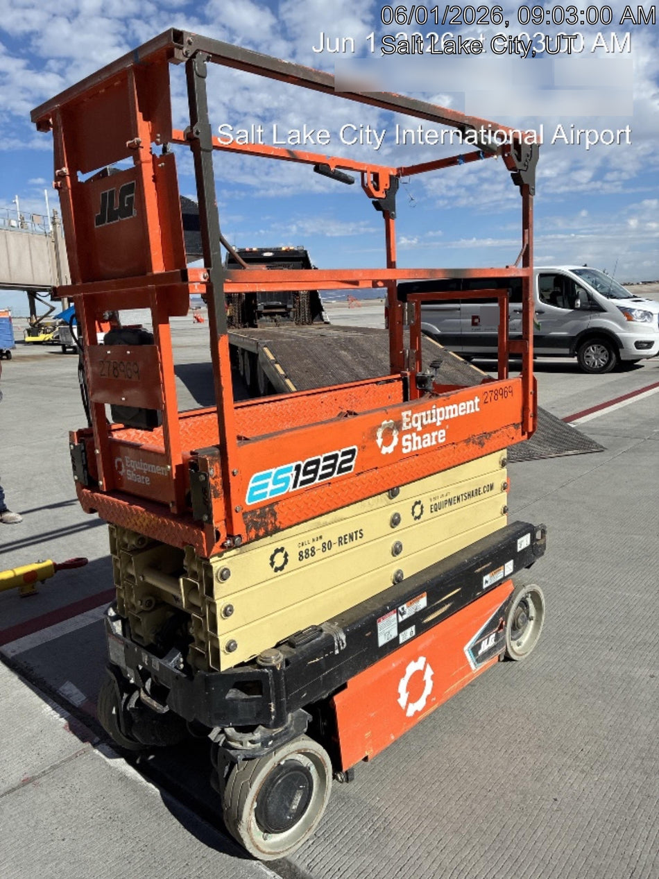2022 JLG ES1932