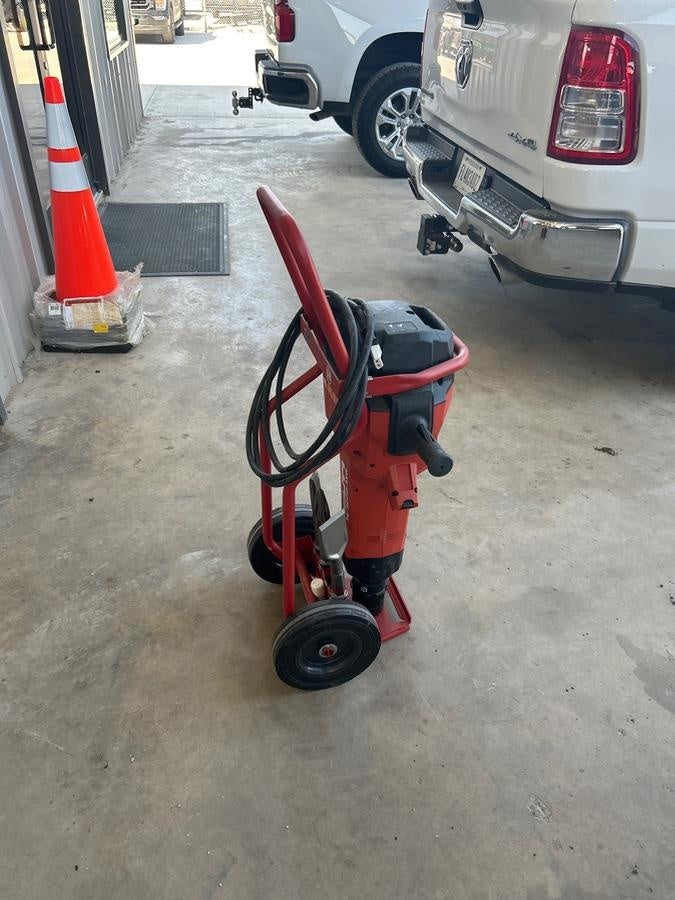 2024 HILTI TE 3000-AVR