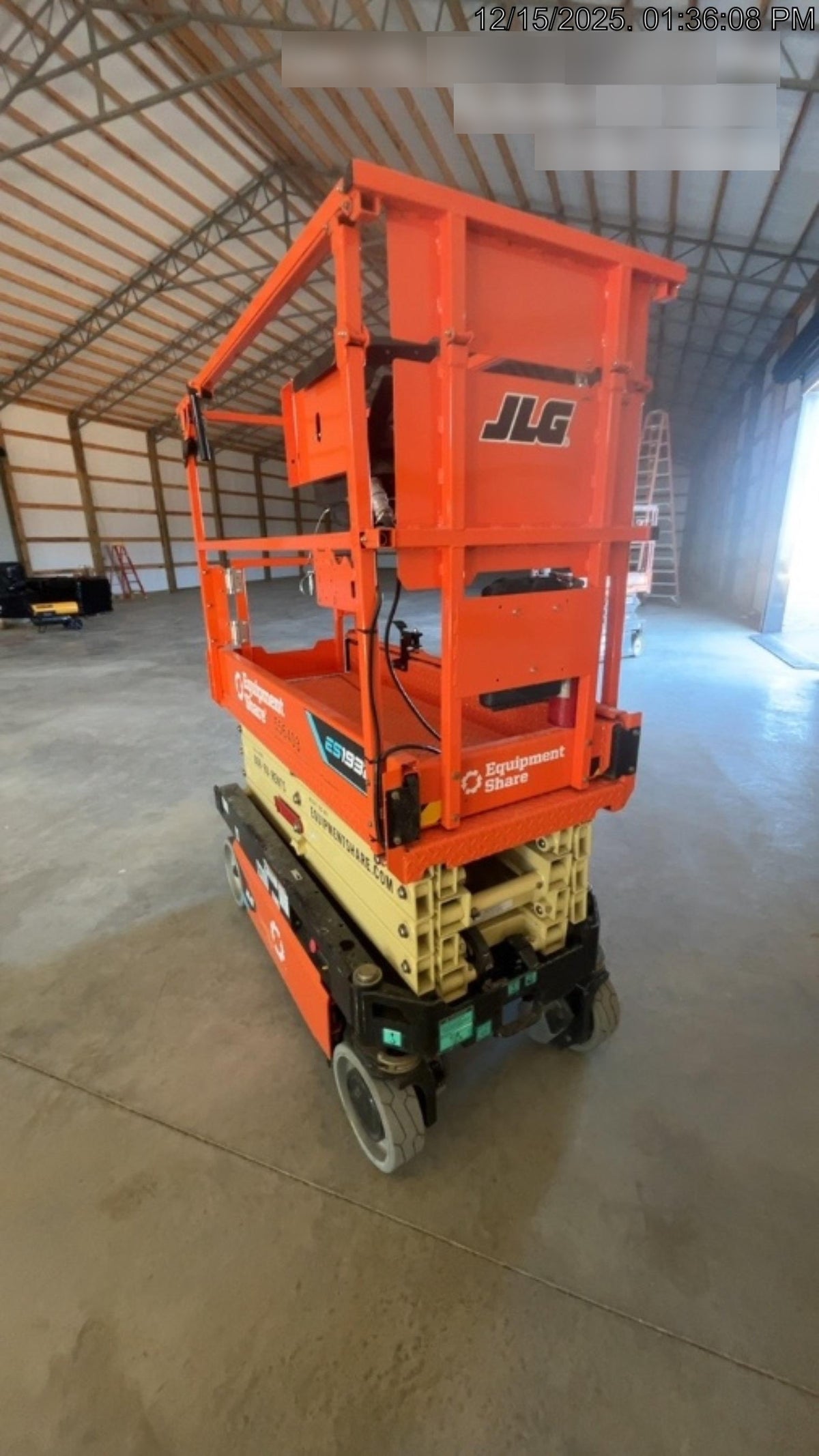 2025 JLG ES1932