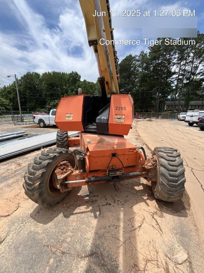 2016 JLG 660SJ