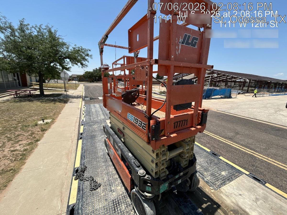 2021 JLG ES1932
