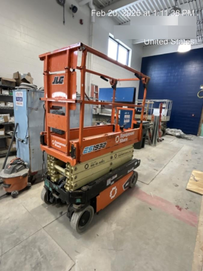 2022 JLG ES1932