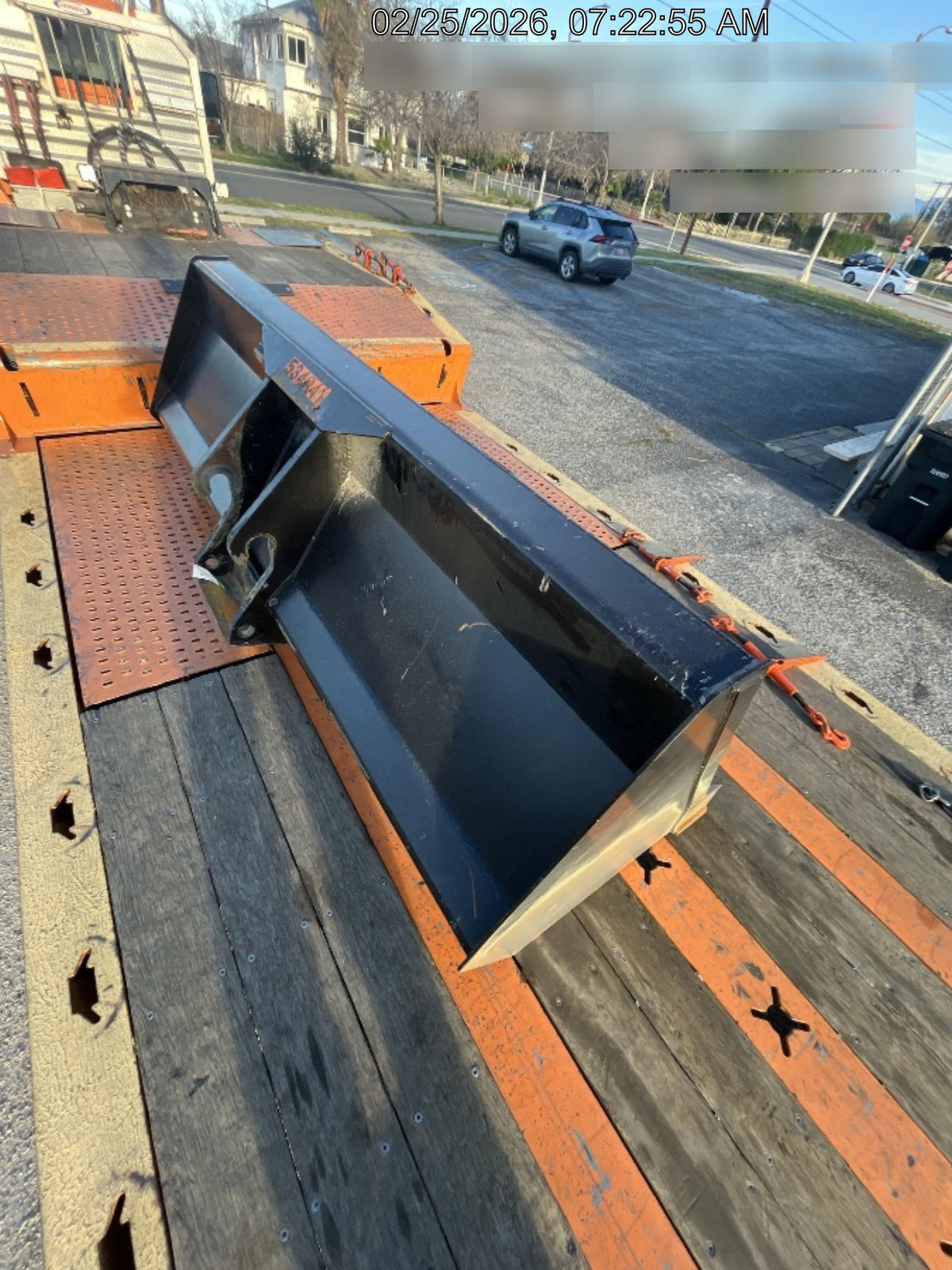 2025 JLG 1001100823