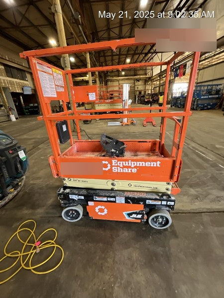 2022 JLG ES1330L