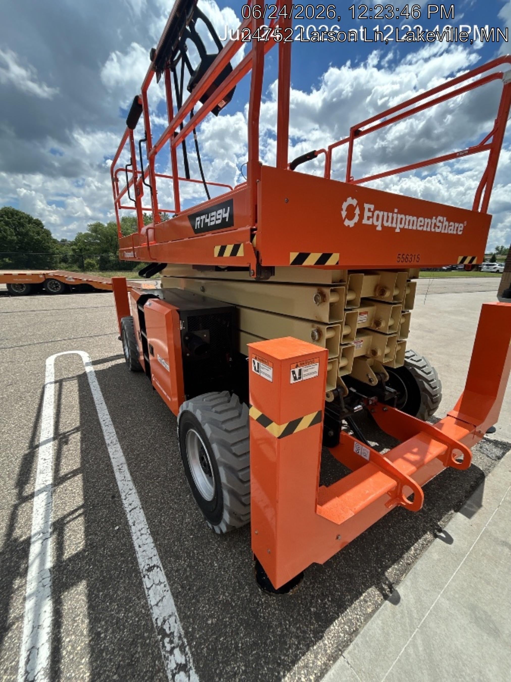 2025 JLG RT4394
