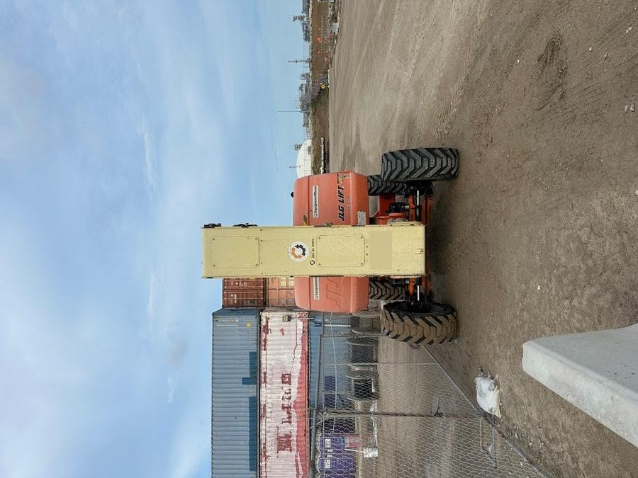 2019 JLG 800AJ