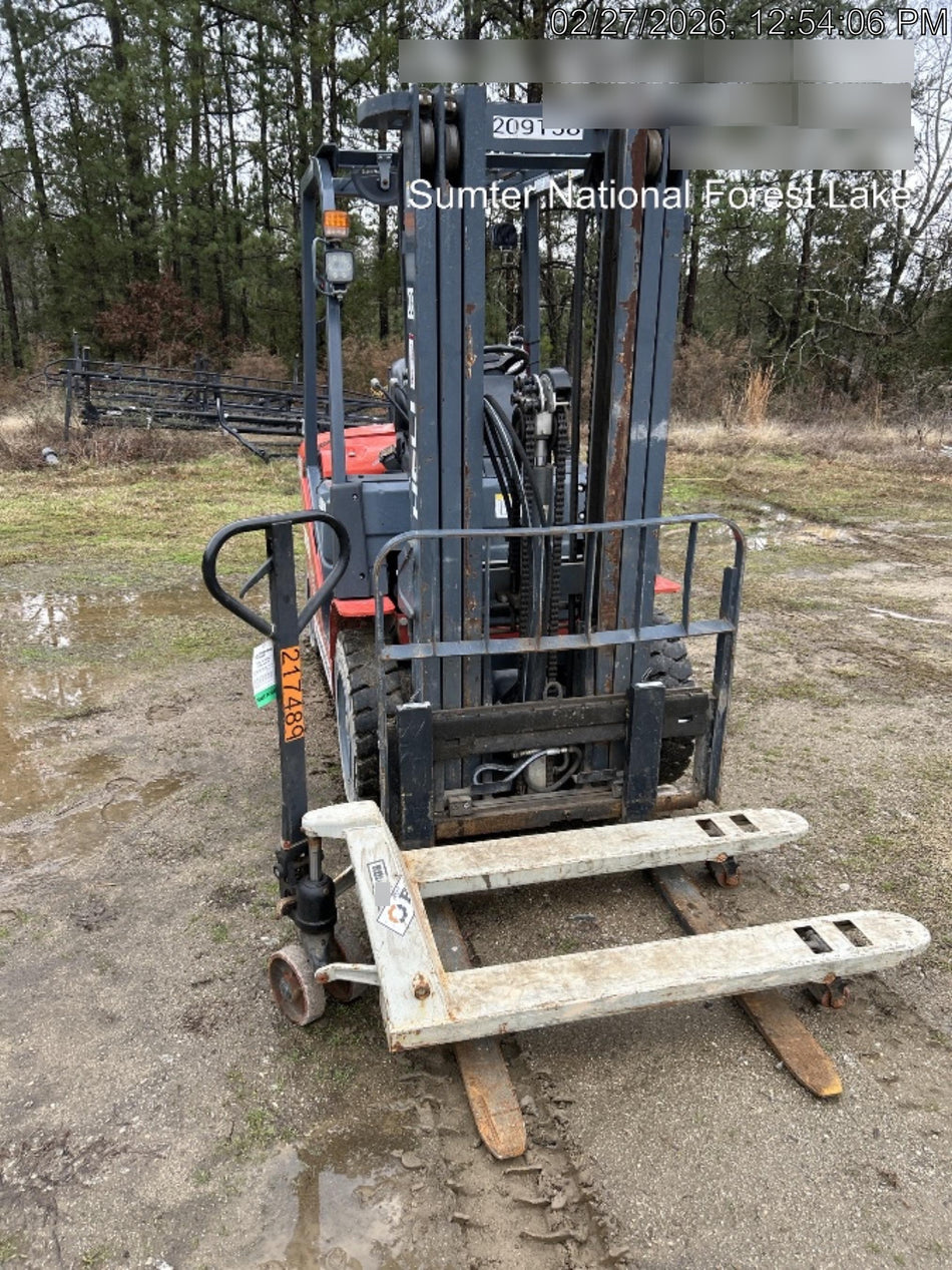 2022 ROUGHNECK 5,500lb Manual Pallet Jack - Roughneck