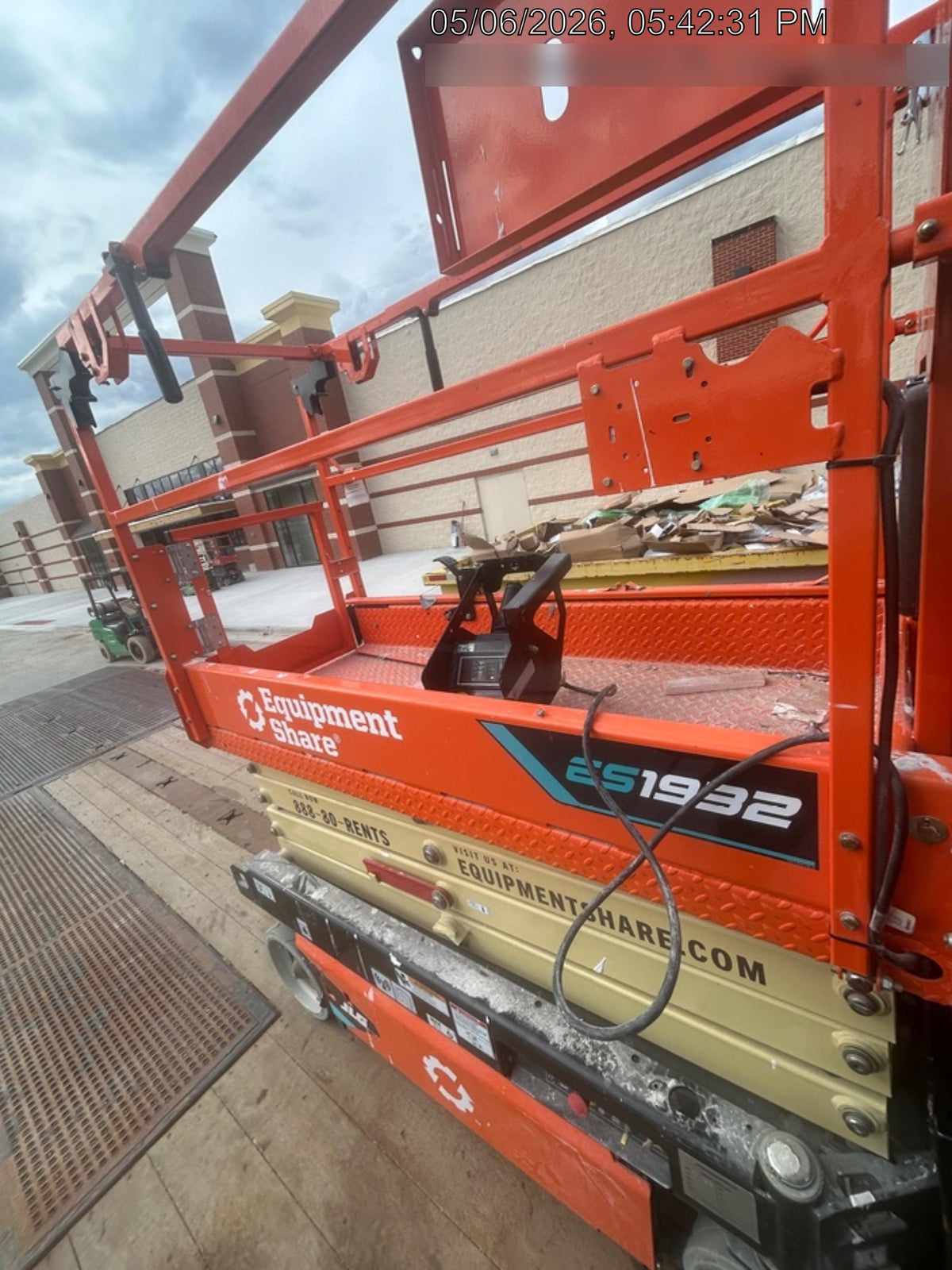 2025 JLG ES1932