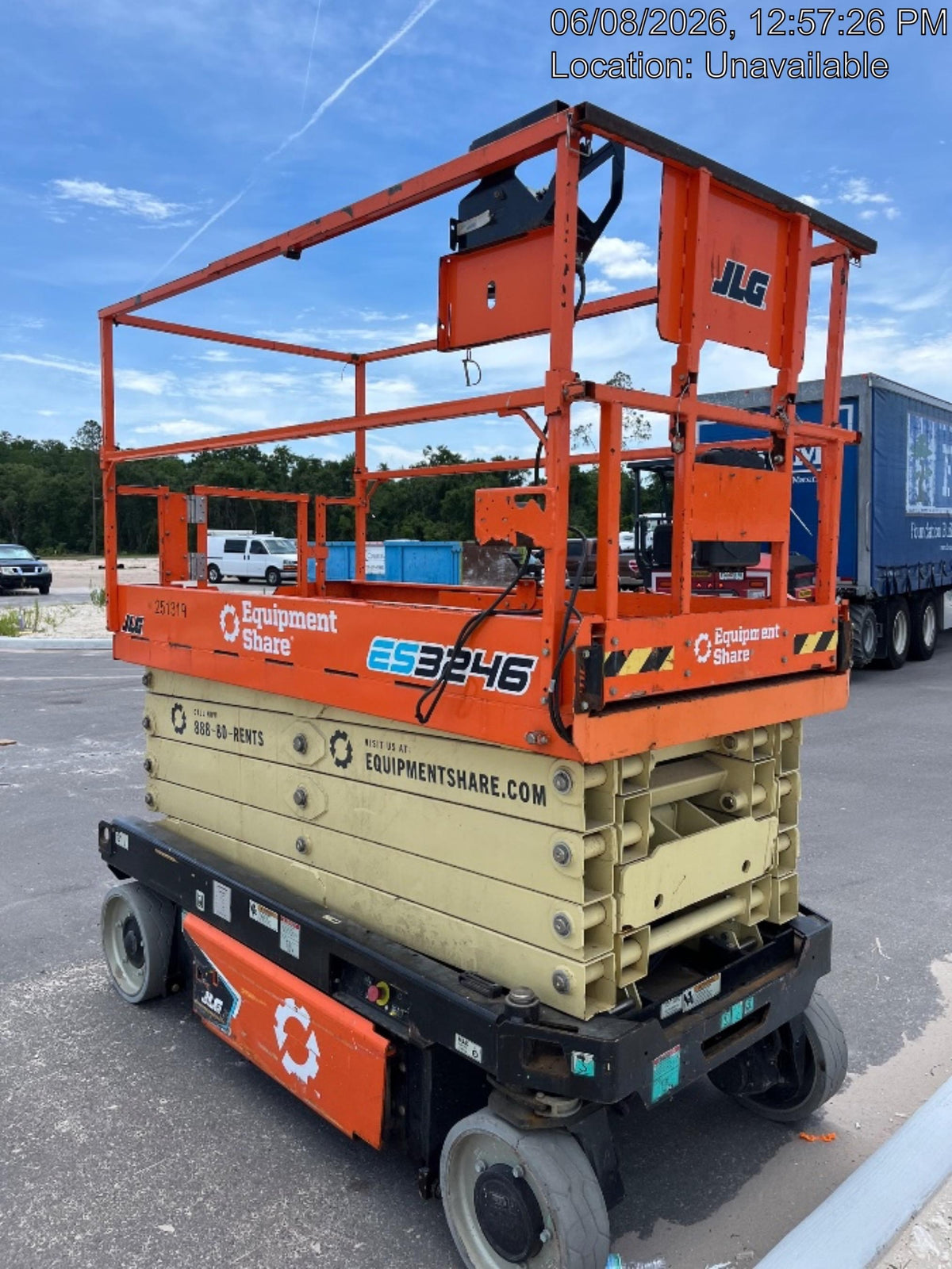 2022 JLG ES3246
