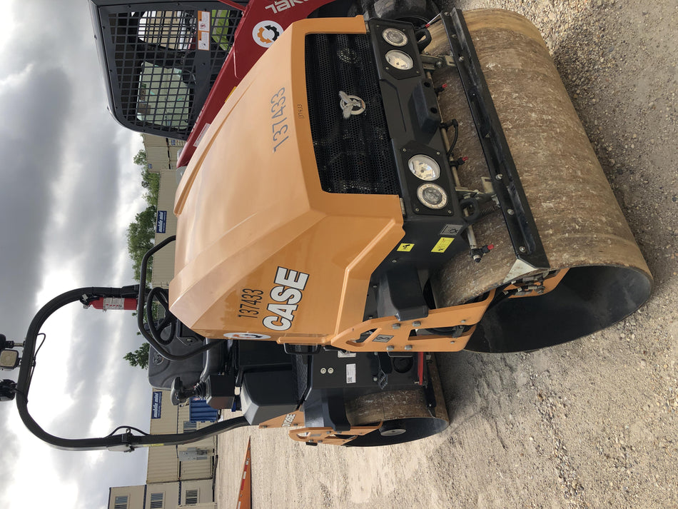 2021 CASE DV26E