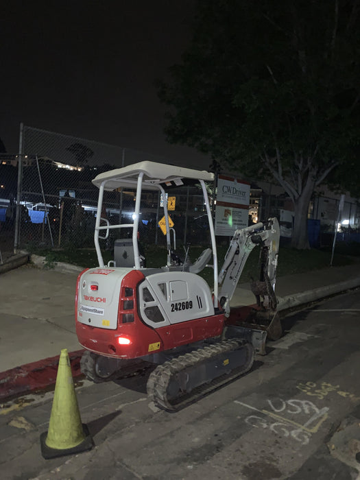 2021 TAKEUCHI TB216R