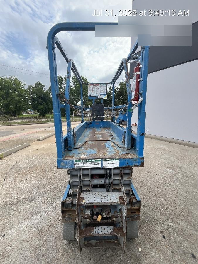 2017 Genie GS-1930 Genie GS-1930 Lift w/Fixed Rail and Chain Entry