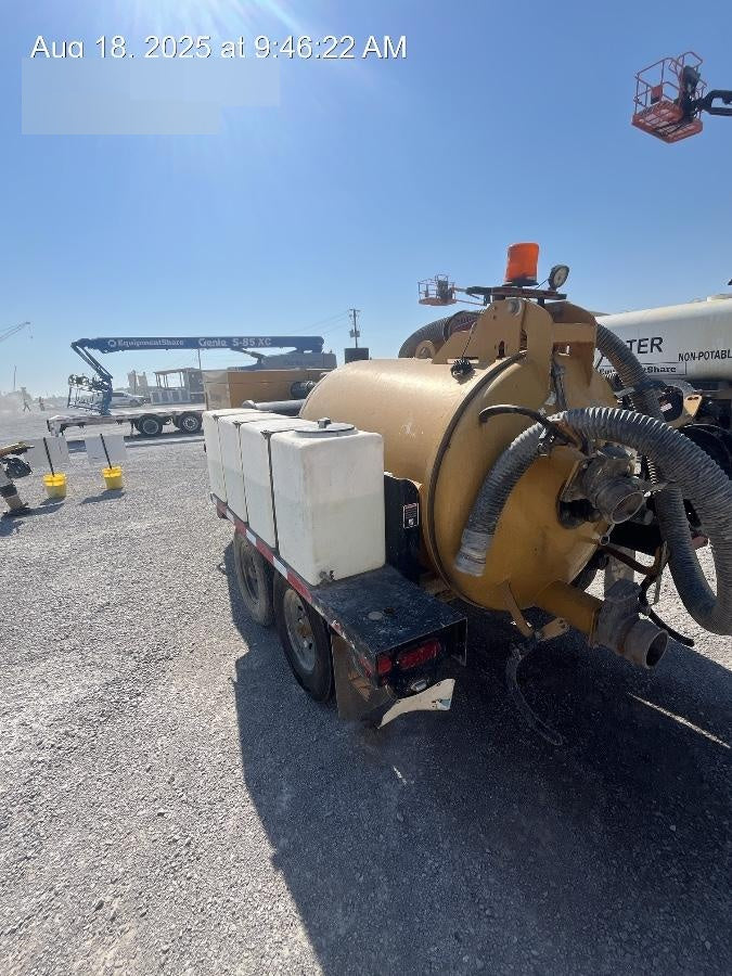 2021 VAC-TRON LP573XDT