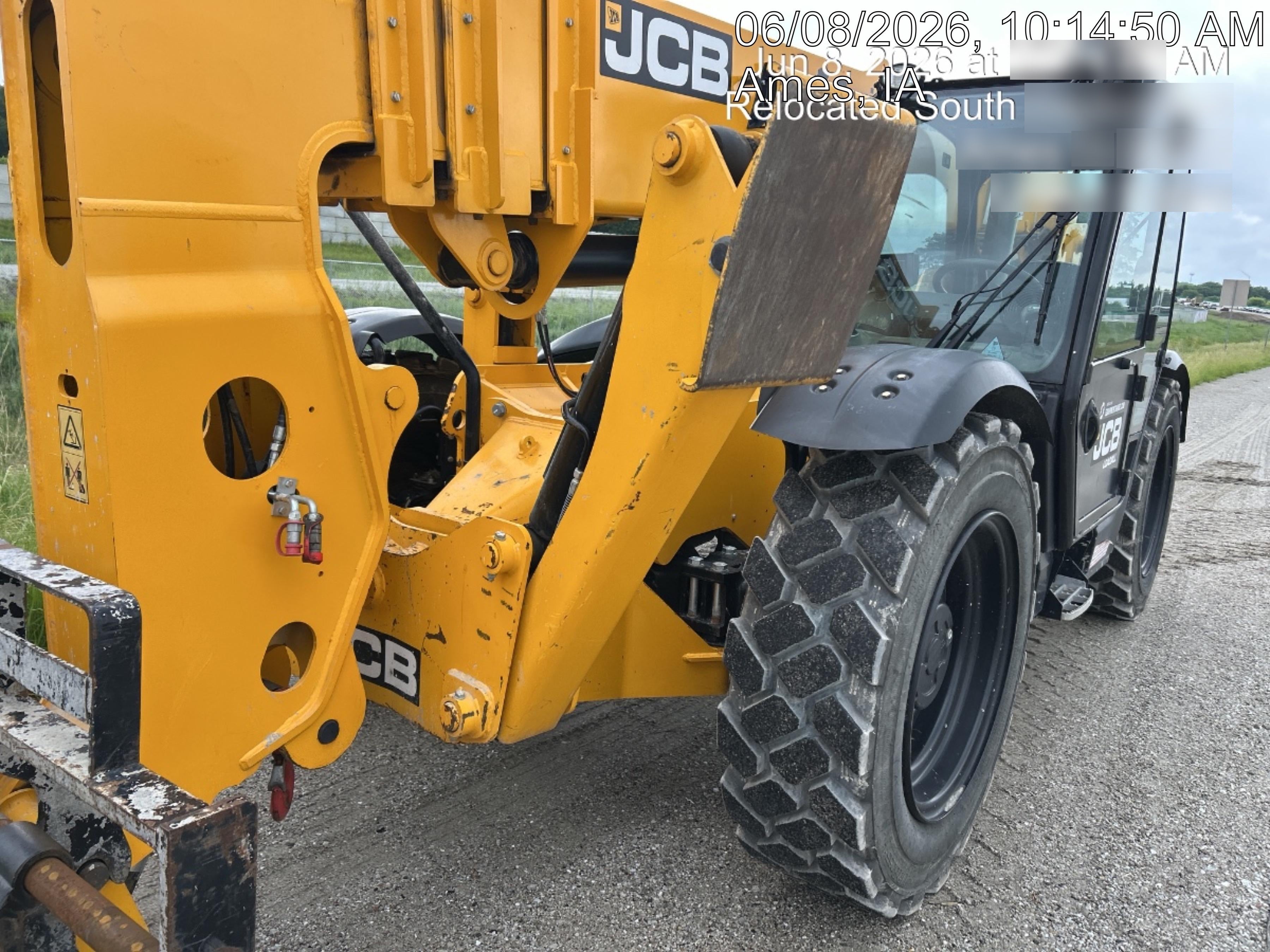 2023 JCB 510-56
