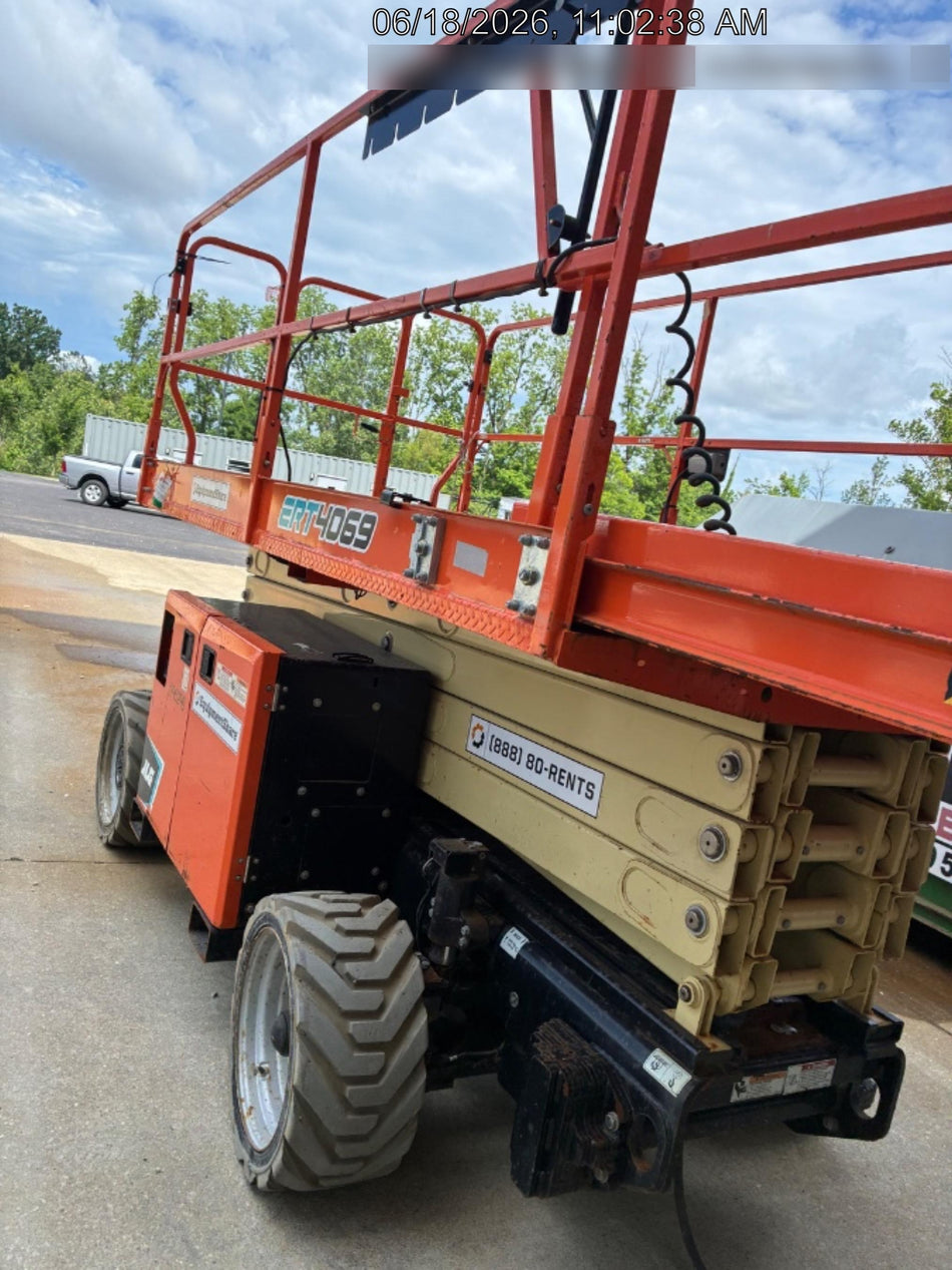 2021 JLG ERT4069