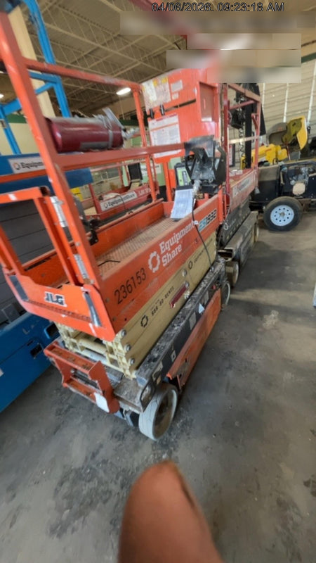 2022 JLG ES1932
