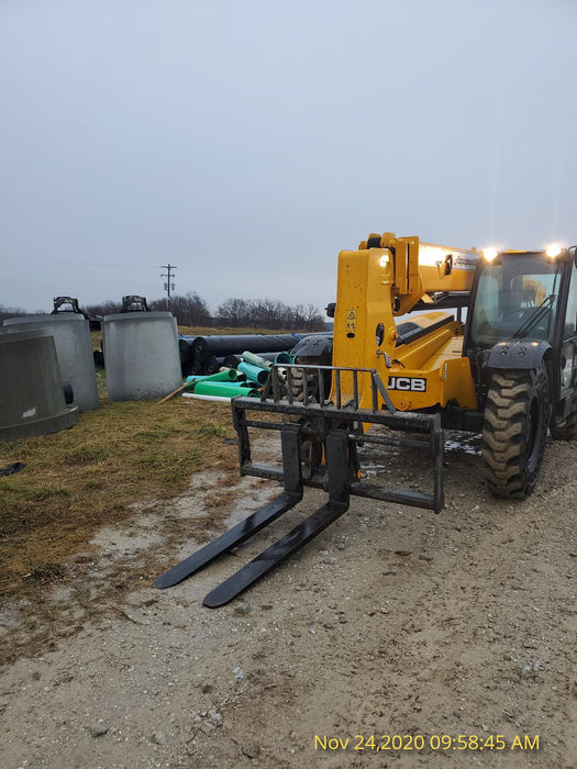 2019 JCB 509-42 Cab/Heat/Air, 74 HP, Solid Tires, STD Worklight, Beacon, Aux Hydraulics, Lifting Eye, Back up Alarm w/66" Carriage/60" Forks
