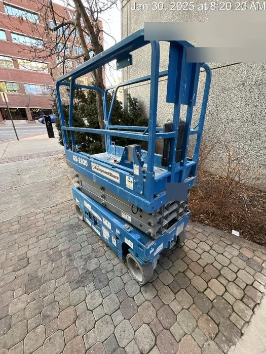 2019 Genie GS-1930 Fixed rails with chain Entry