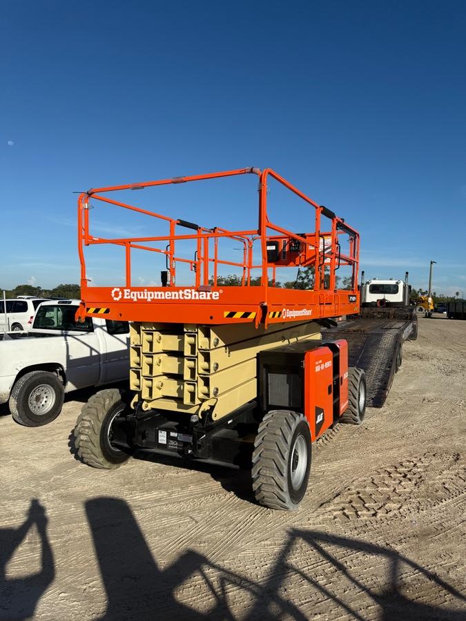 2025 JLG RT4394