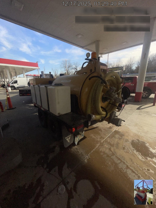 2022 Vac-Tron LP573XDT T4 Koehler Diesel Engine, 500 Gallon Debris Tank, x2 100 Gallon Water Tanks