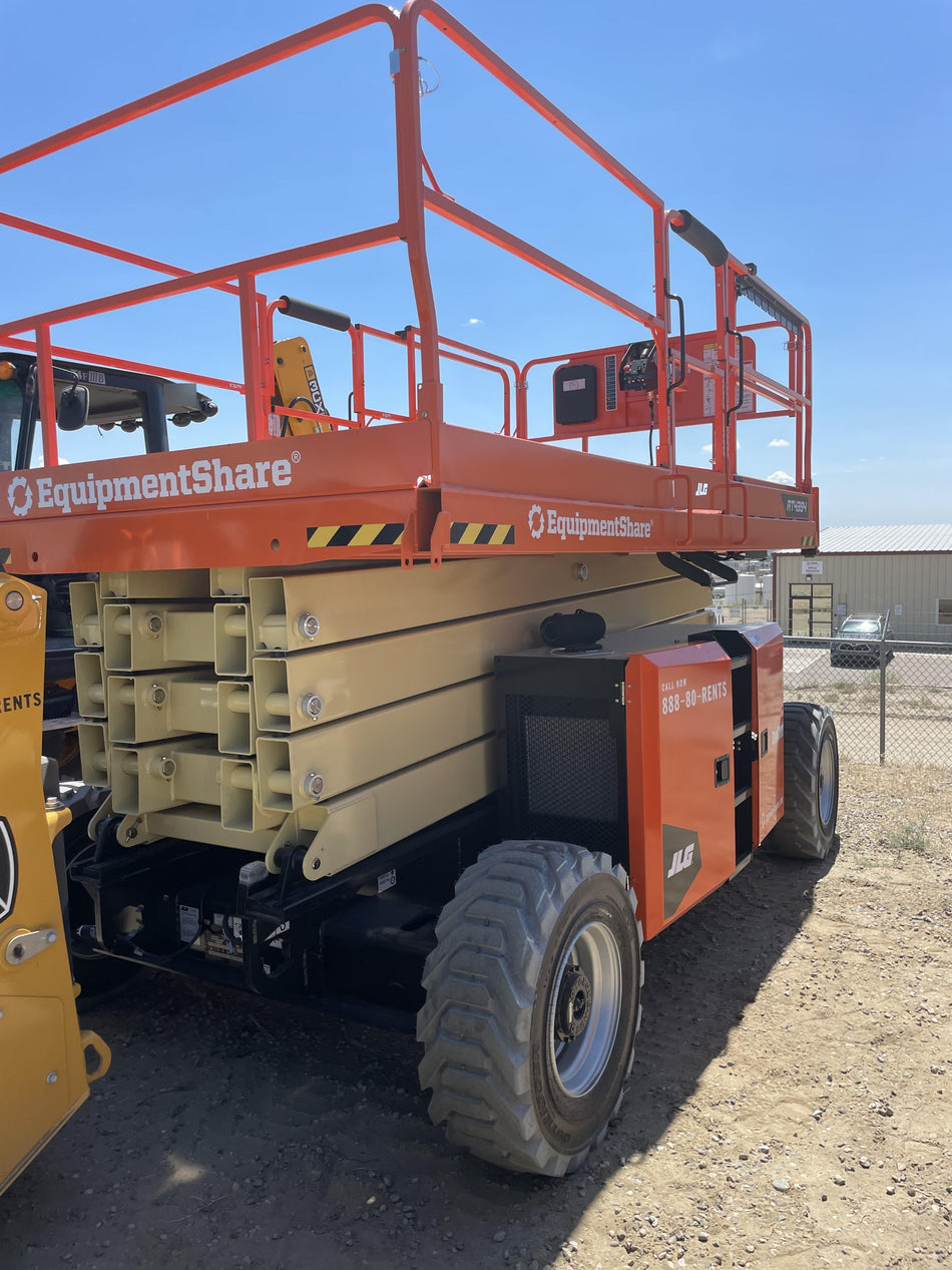 2025 JLG RT4394