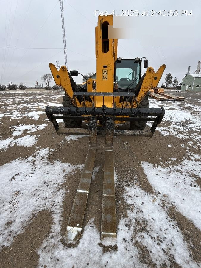 2021 JCB 510-56