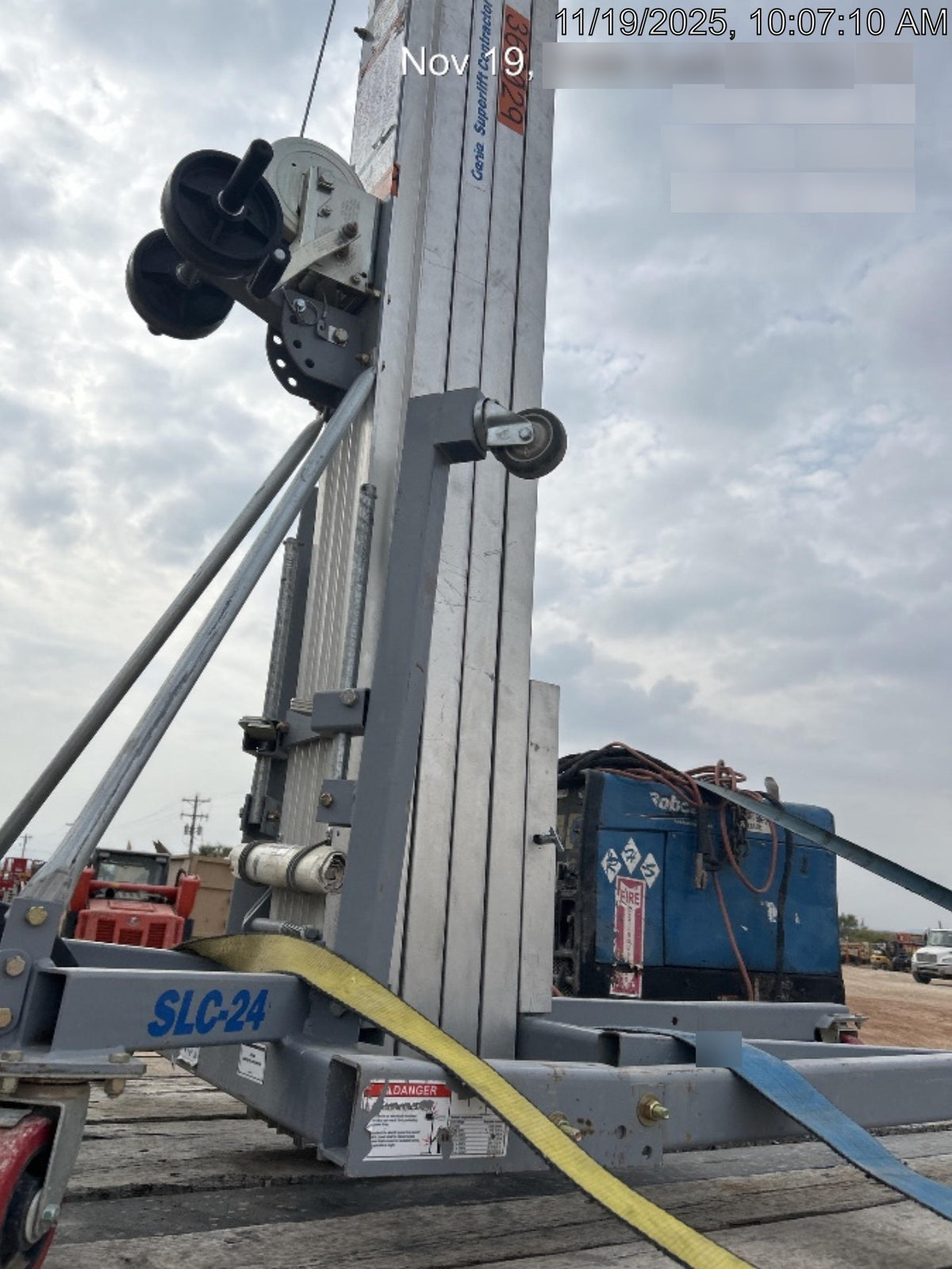 2023 GENIE SLC-24