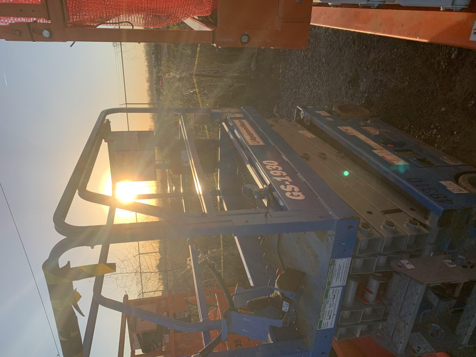 2019 Genie GS-1930 Fixed Rails with Chain Entry