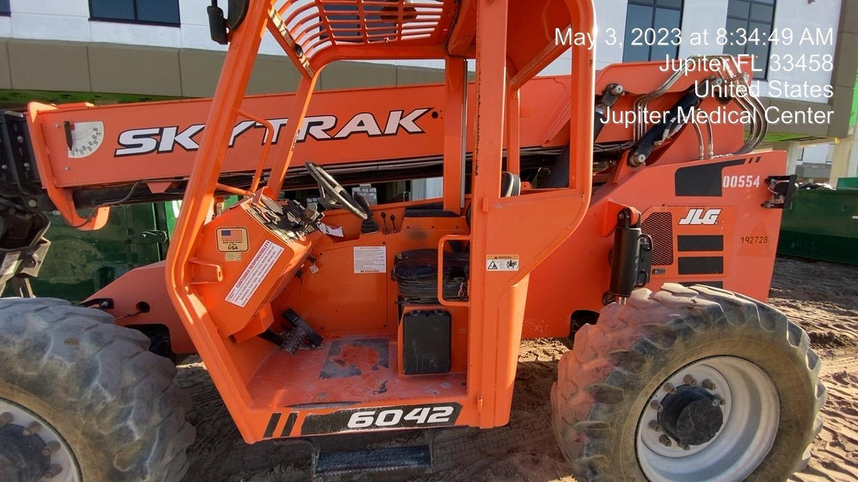 2017 Skytrak 6042 42' REACH, PALLET FORKS, 6k, FOAM FILLED TIRES