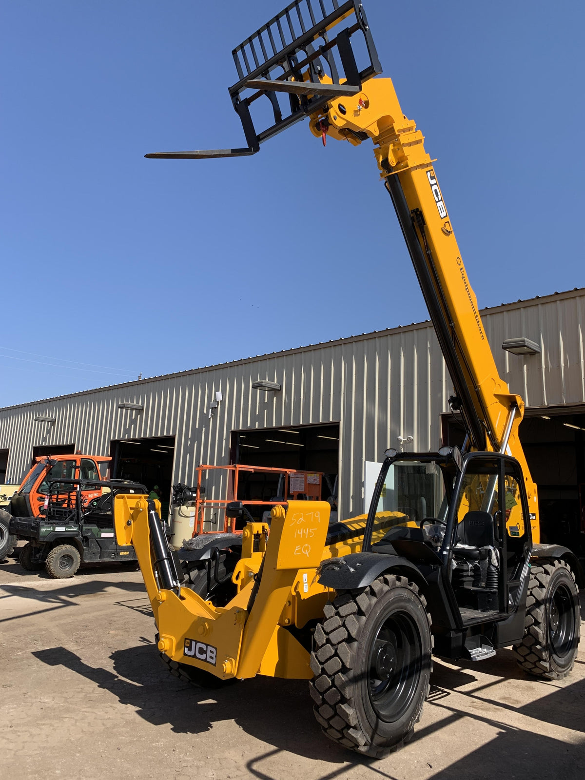 2023 JCB 510-56