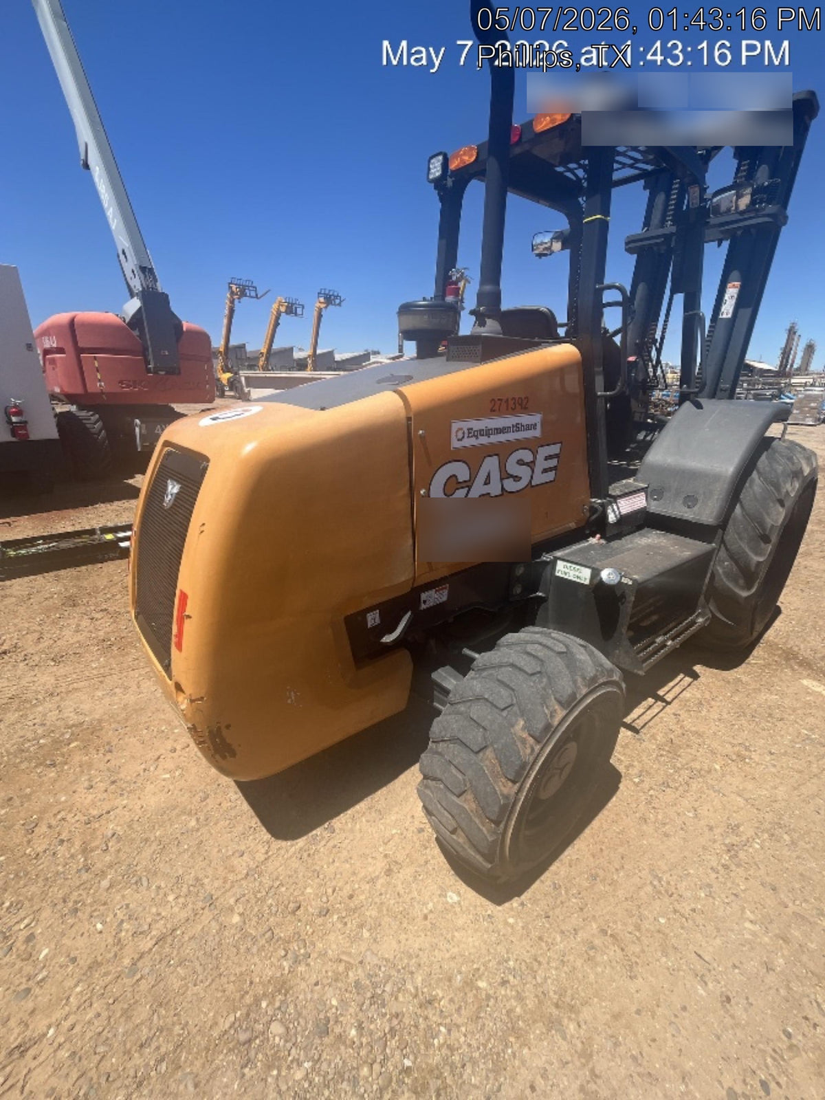 2023 CASE 588H