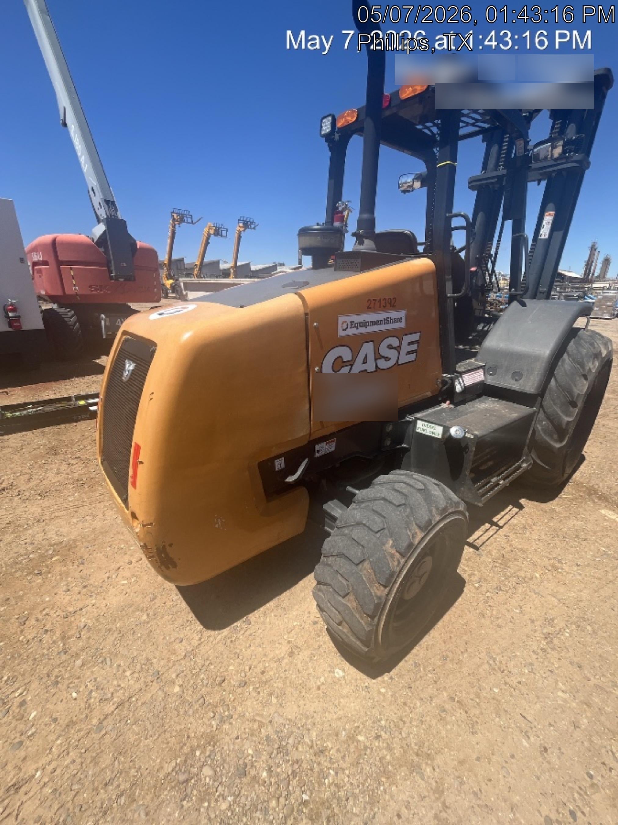 2023 CASE 588H