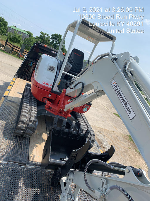 2021 TAKEUCHI TB235-2R