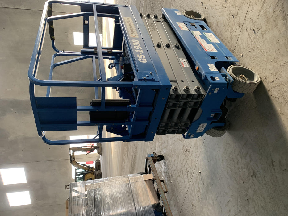 2020 Genie GS-1930 Solid Non Marking Tires, Beacon, Folding rails with half height swing gate