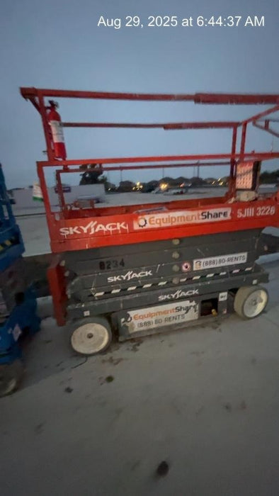 2018 Skyjack SJIII-3226 Skyjack SJIII3226 Scissor Lift w/Trojan Batteries