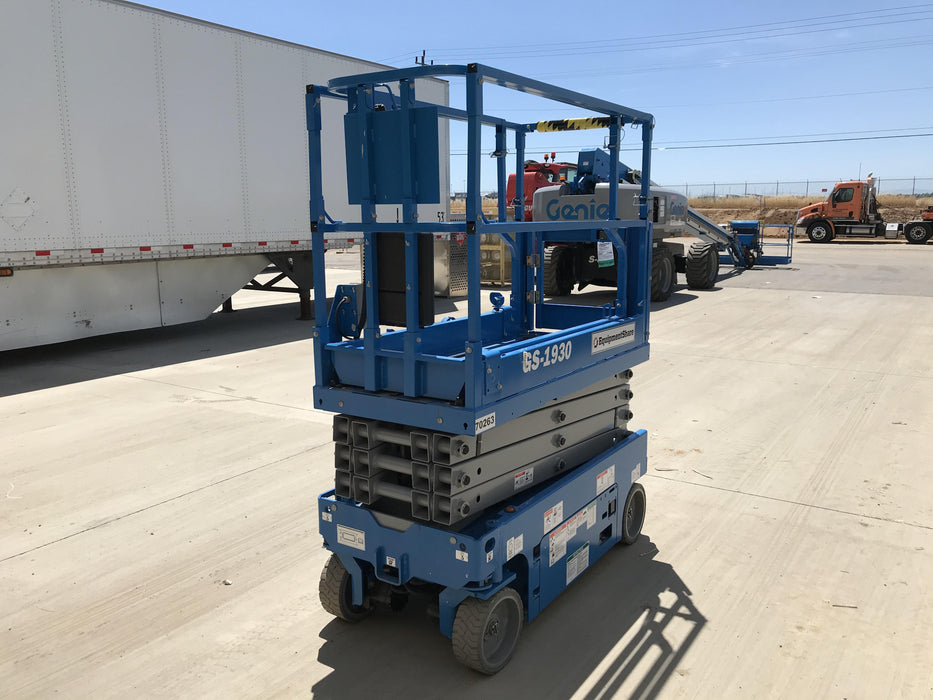 2020 Genie GS-1930 Solid Non Marking Tires, Beacon, Folding rails with half height swing gate, 800W Inverter