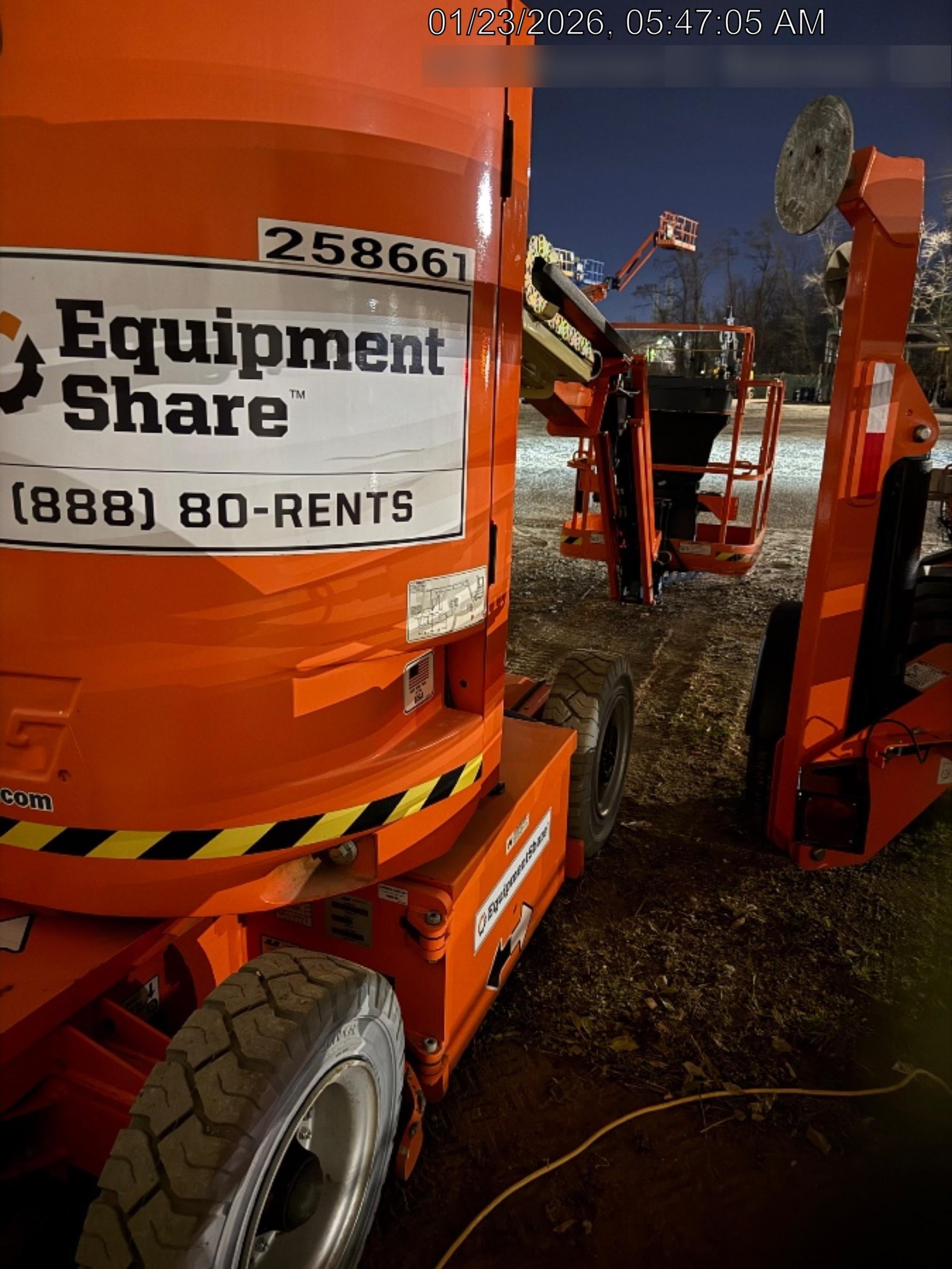 2022 JLG E300AJP