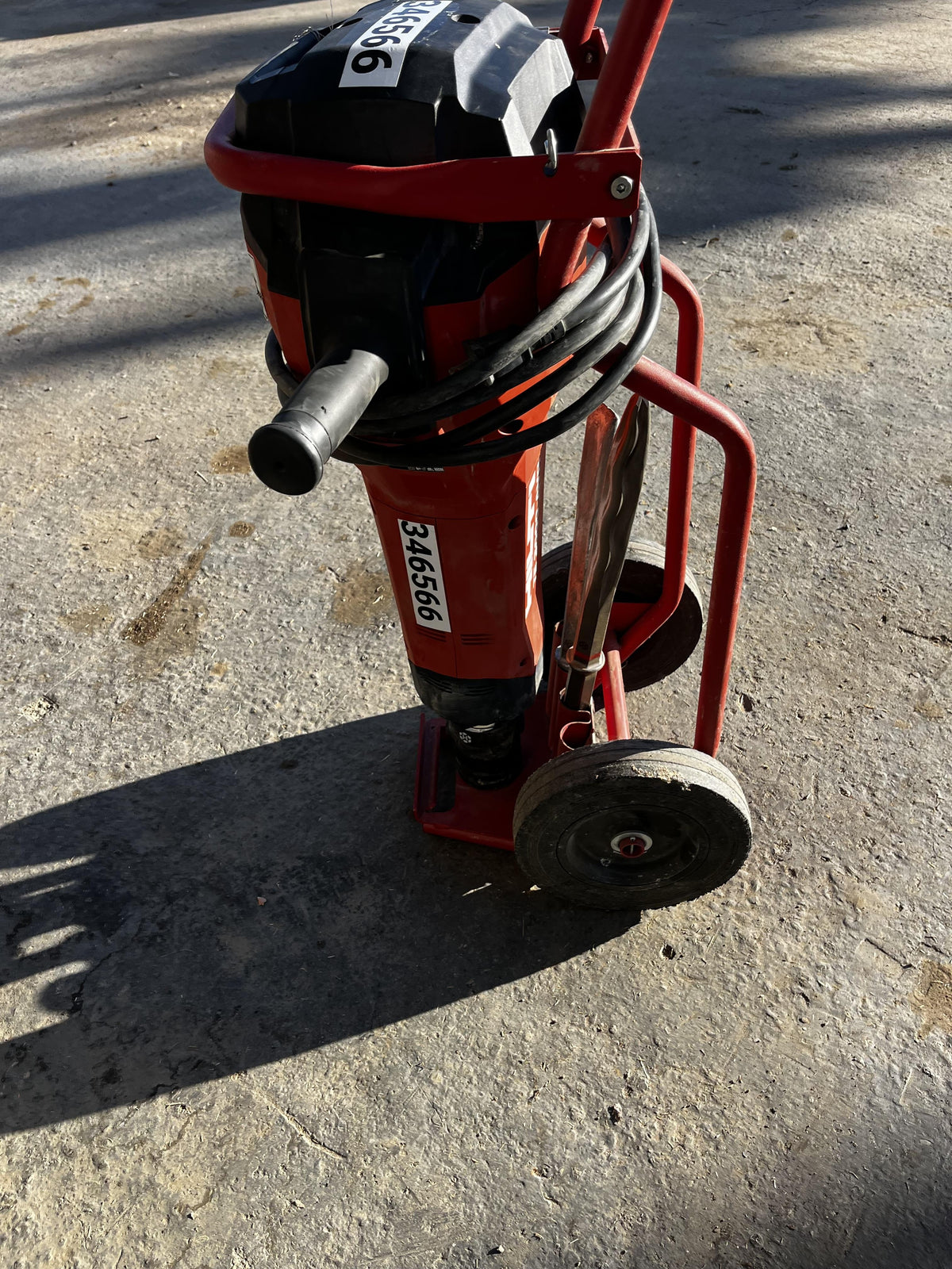 2023 HILTI TE 3000-AVR
