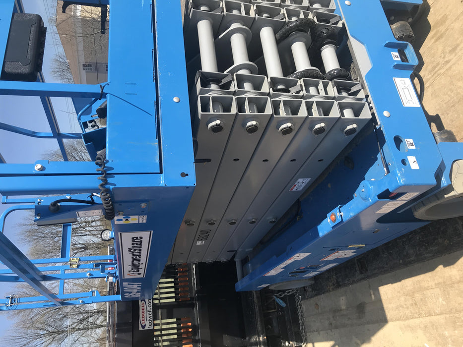 2019 Genie GS-4047 Folding rails with half height swing gate