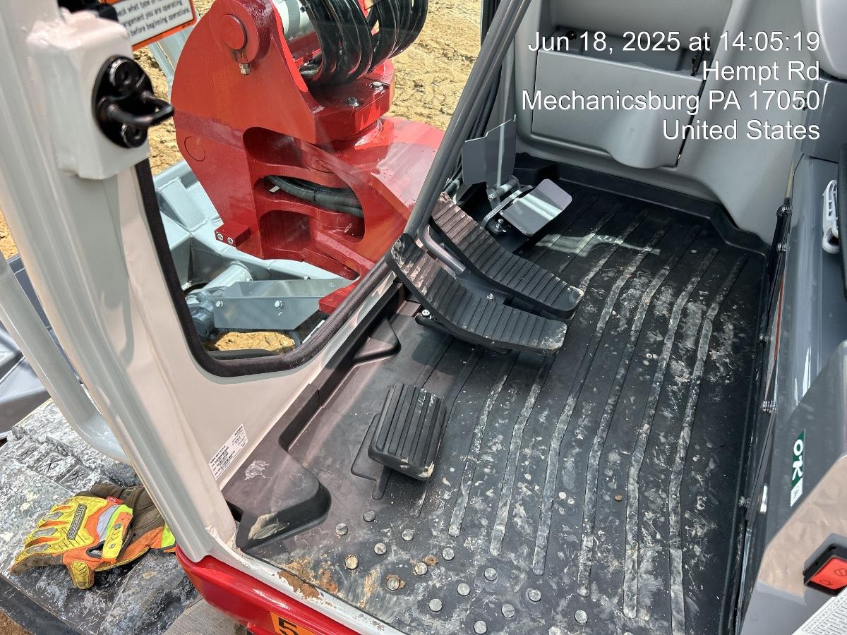 2025 TAKEUCHI TB250-2CR