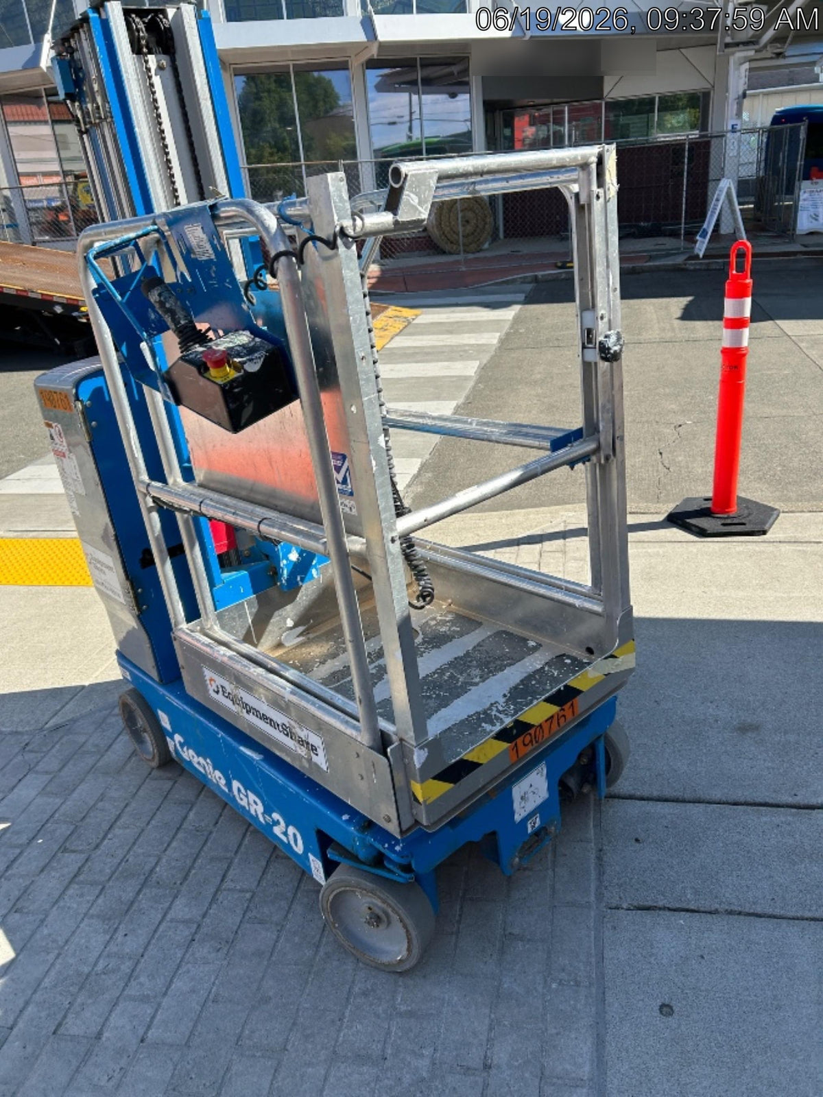 2021 GENIE GR-20