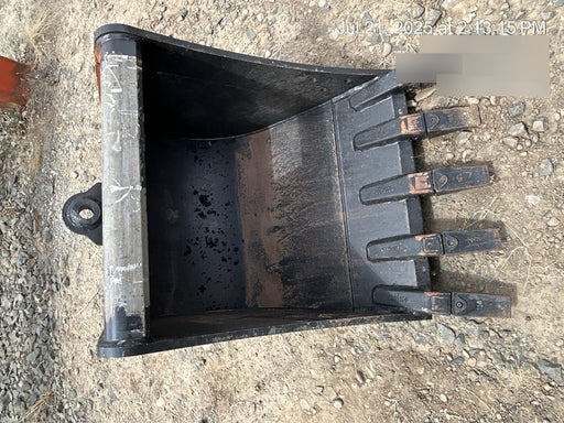 2025 TAKEUCHI 24" Bucket Takeuchi