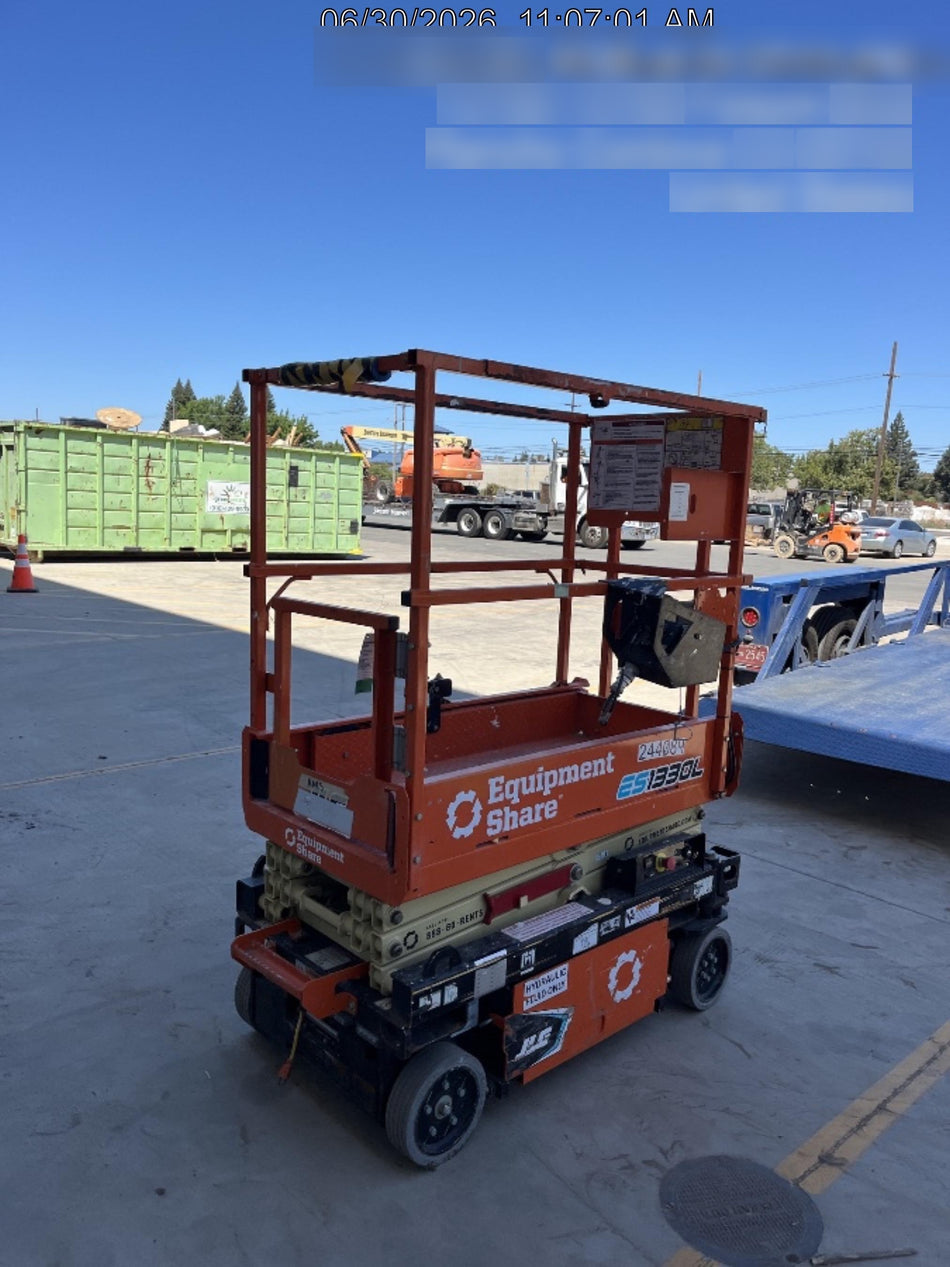 2022 JLG ES1330L