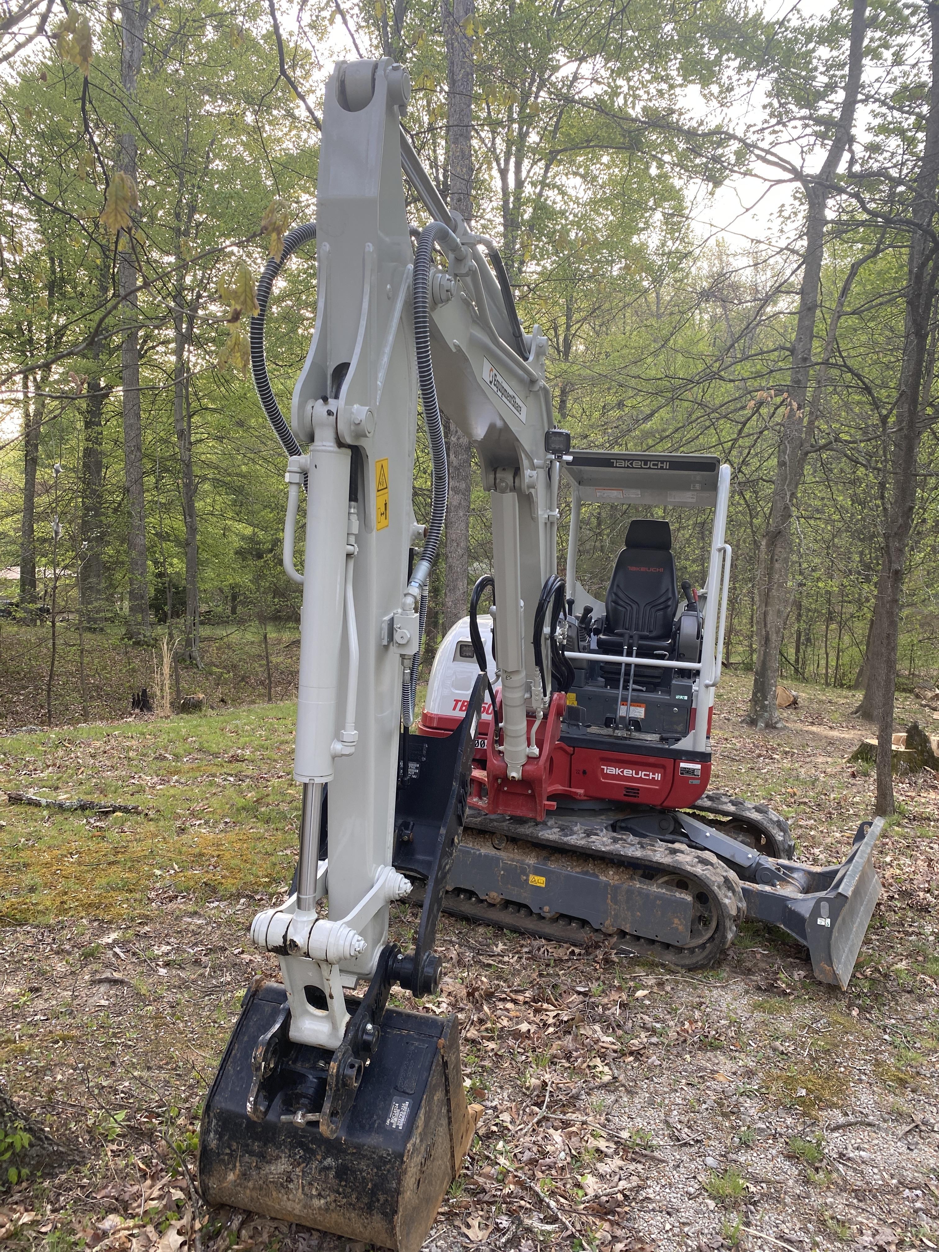 2023 TAKEUCHI TB250-2R