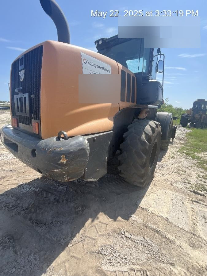 2022 CASE 621G