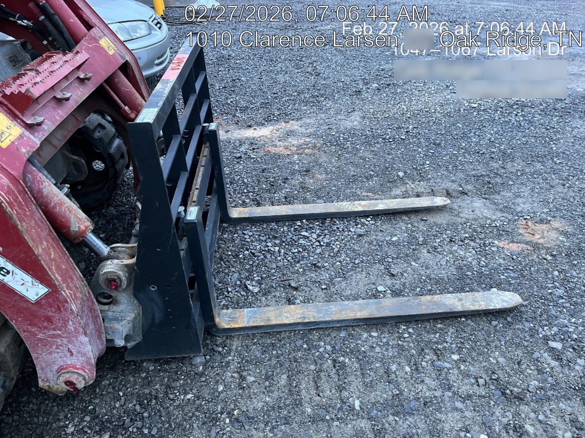 2025 ARROW MATERIAL HANDLING 48" Pallet Forks - Arrow