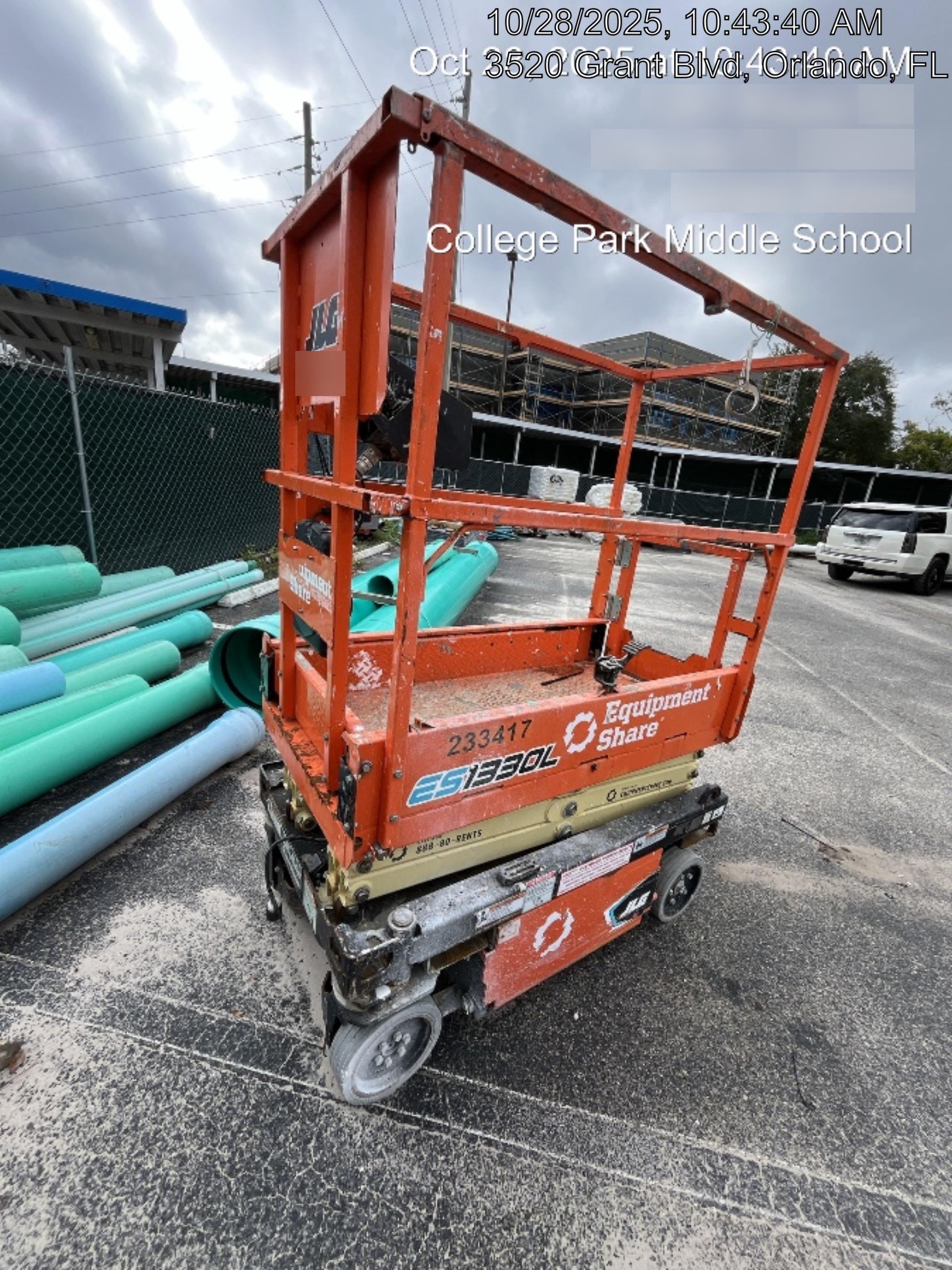 2022 JLG ES1330L